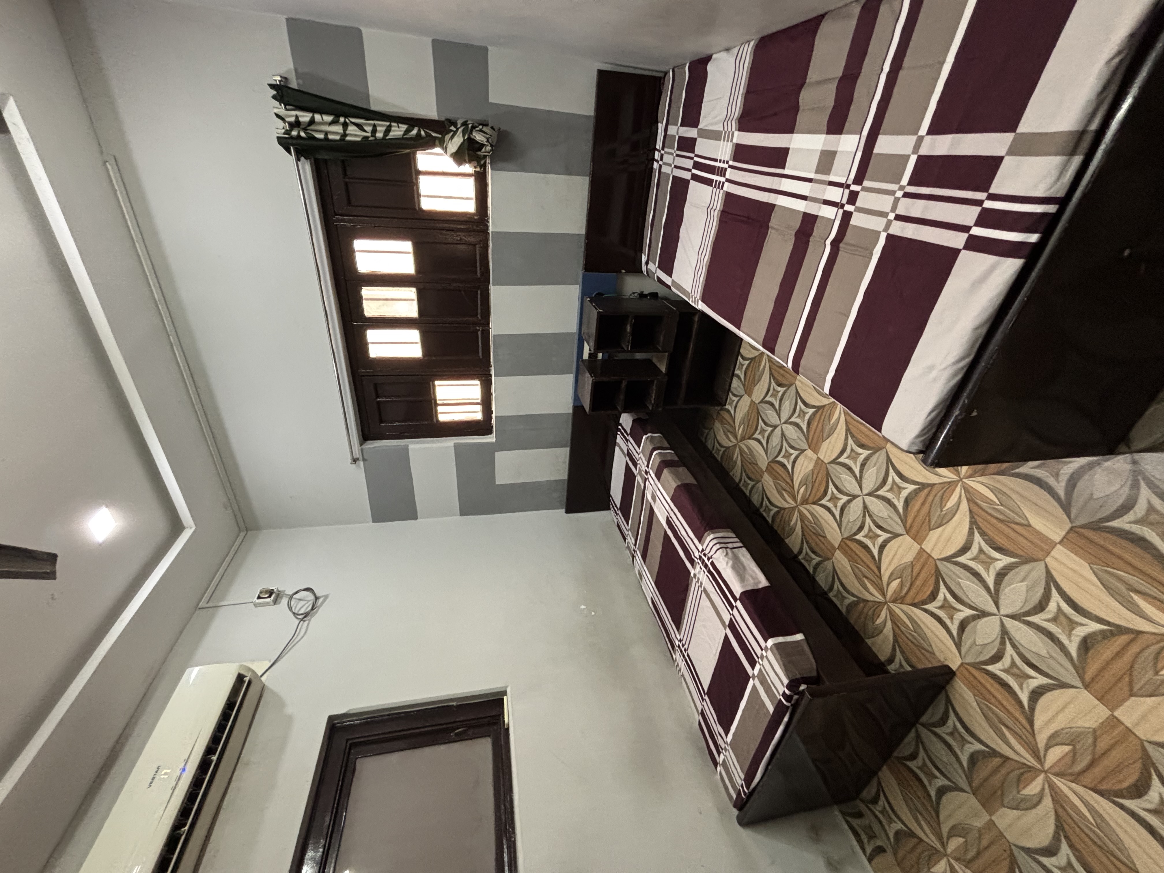 Heaven Living PG common area and lobby, Sarat Bose Road Kolkata
